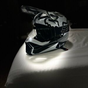 Fox Dual-Tone VR Helmet